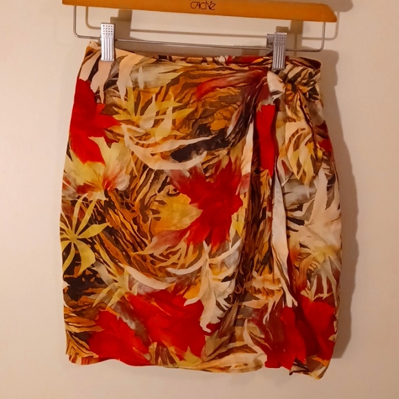 Cache' red coral,hibiscus flower,silk wrap,zipper skirt! 24IN.Waist! - Picture 3 of 5